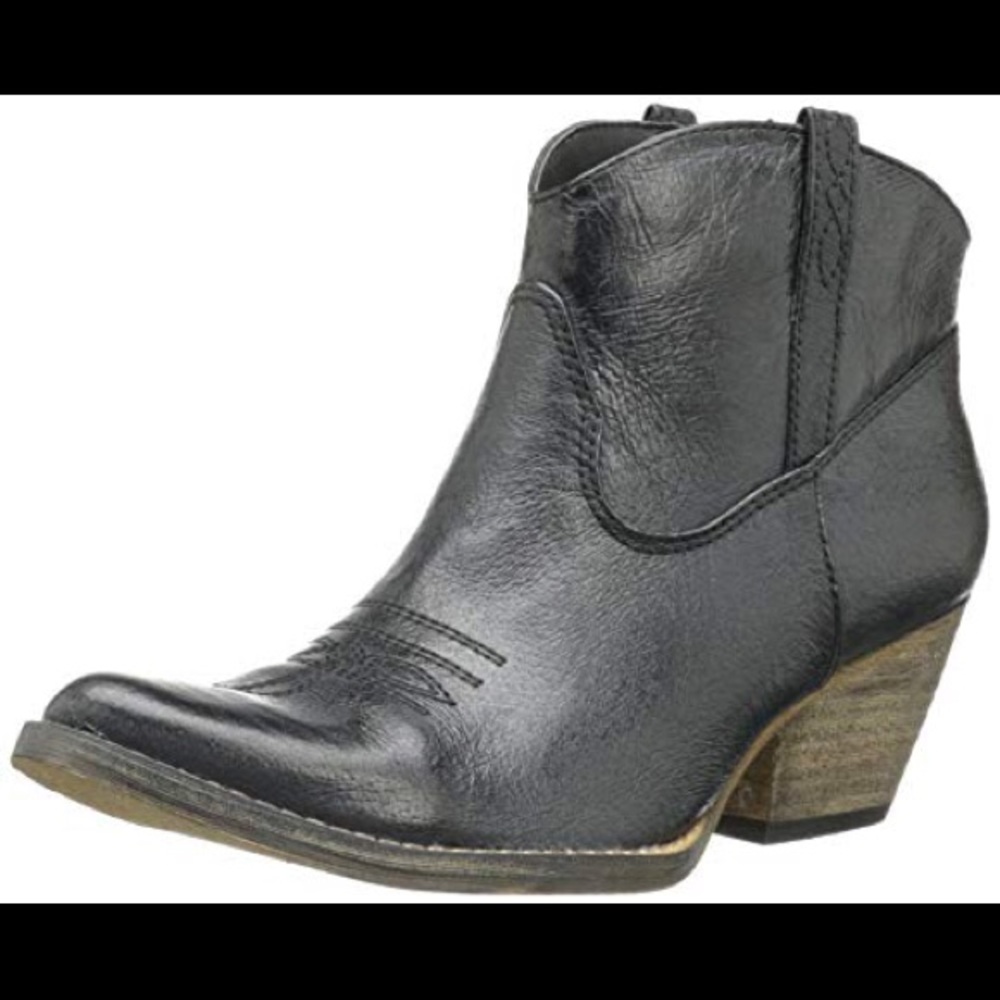 Very Volatile Banjo Western Bootie